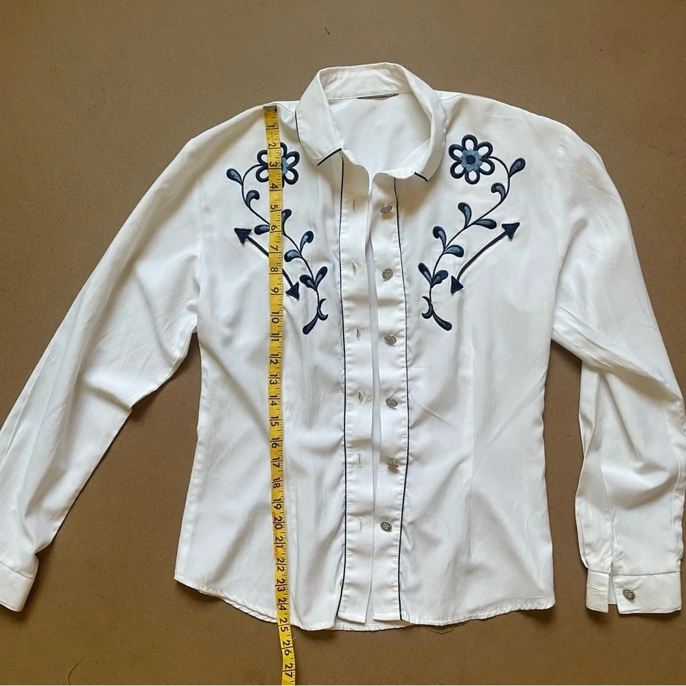 Vintage Embroidered Button Down - Picture 4 of 11